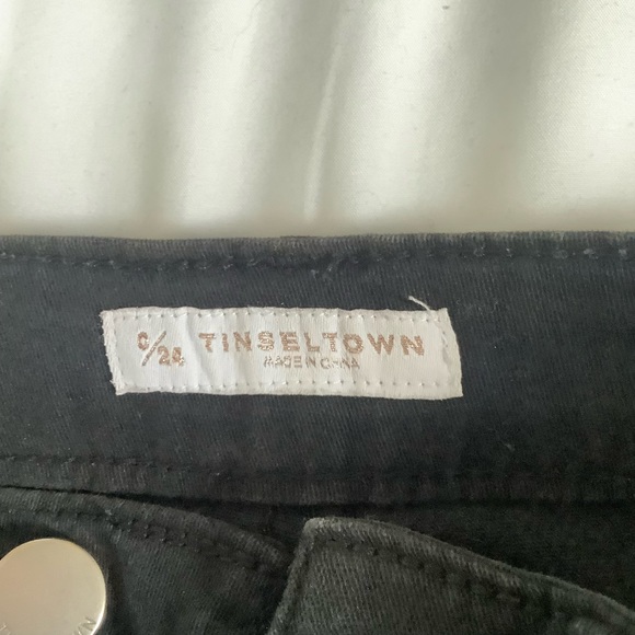 Tinseltown womens Mid rise solid black Cut Off shorts size 0 stretch Raw Hem - Picture 5 of 9